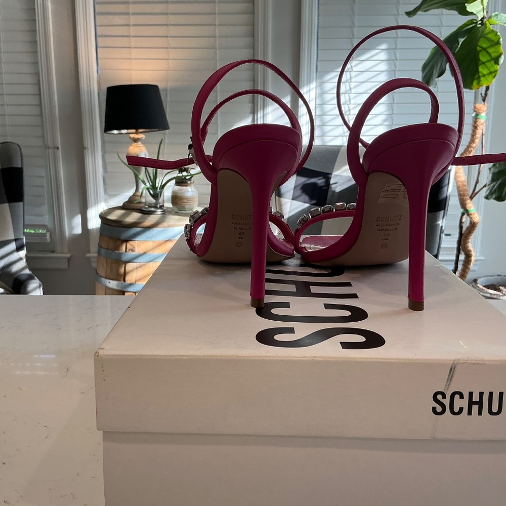 Pink Lyla Pump by Schultz New in Box - Picture 4 of 8